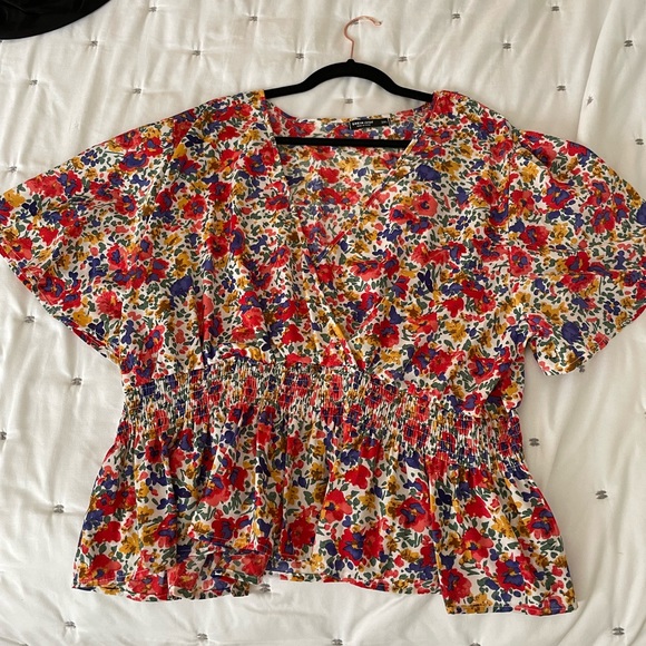 NWOT Plus Allover Floral Surplice Front Peplum Blouse - Picture 2 of 6